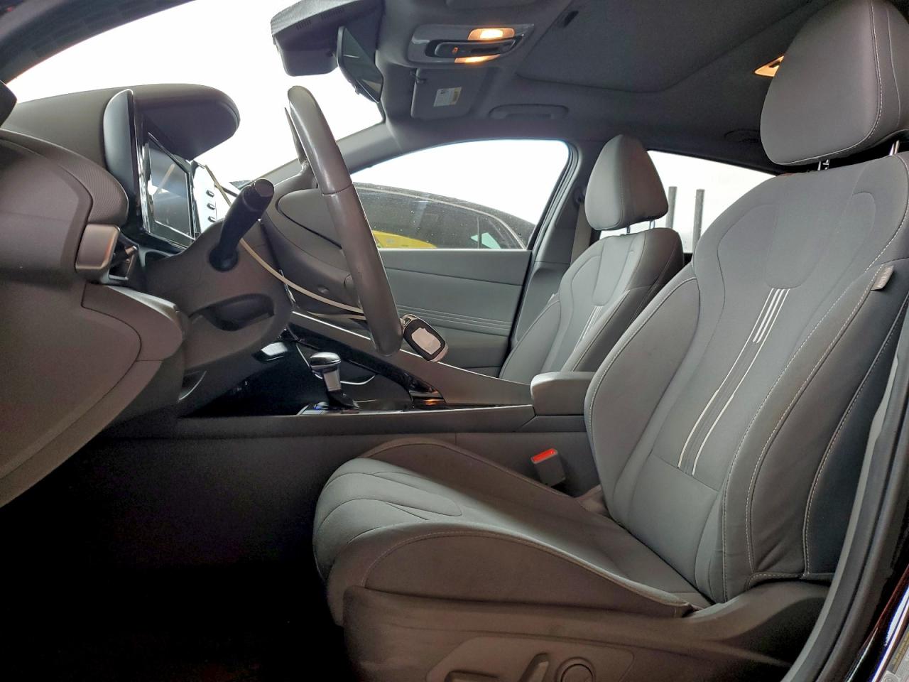 2022 HYUNDAI ELANTRA SEL photo 19