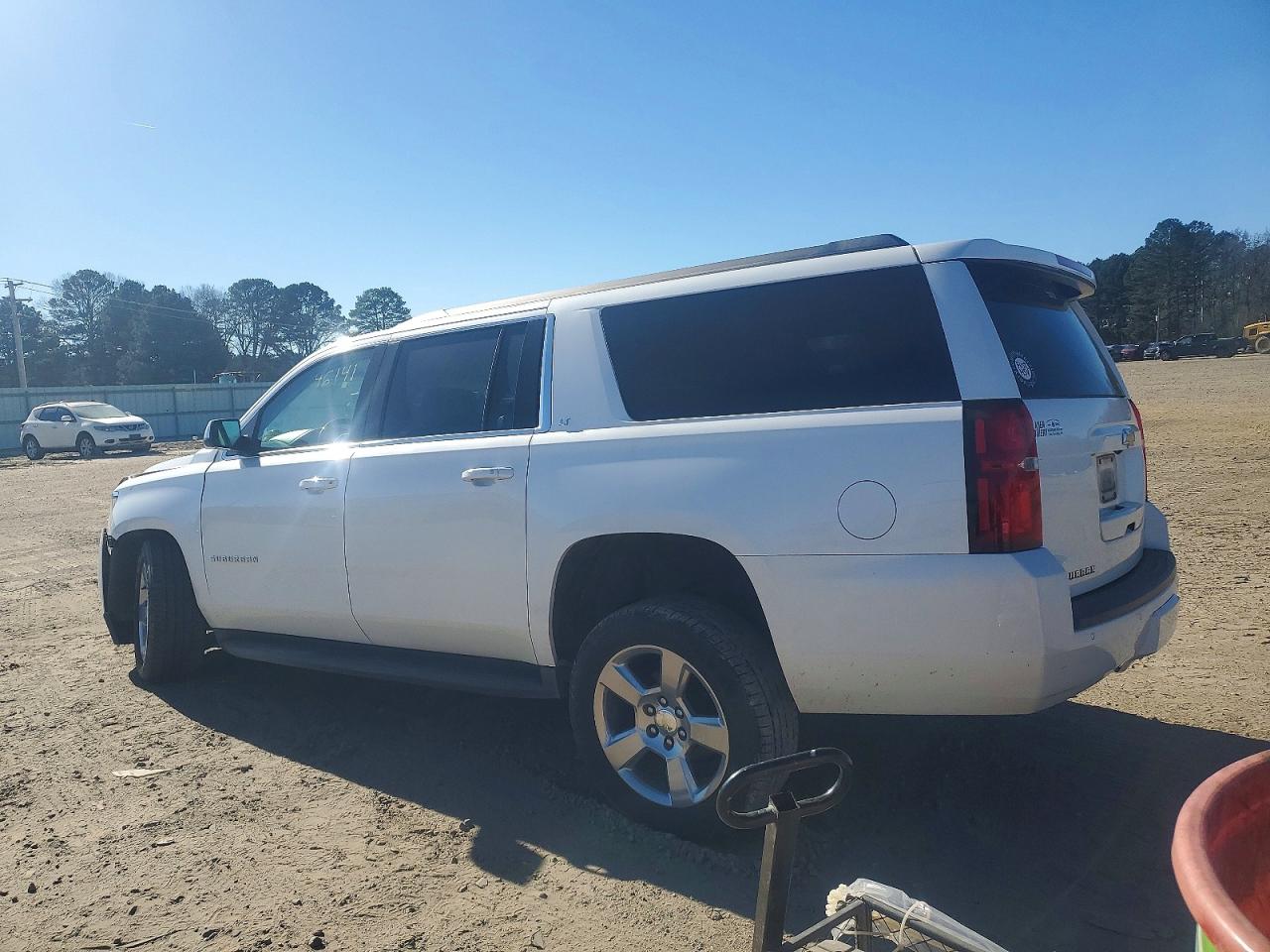 2018 CHEVROLET SUBURBAN C1500 LT photo 2