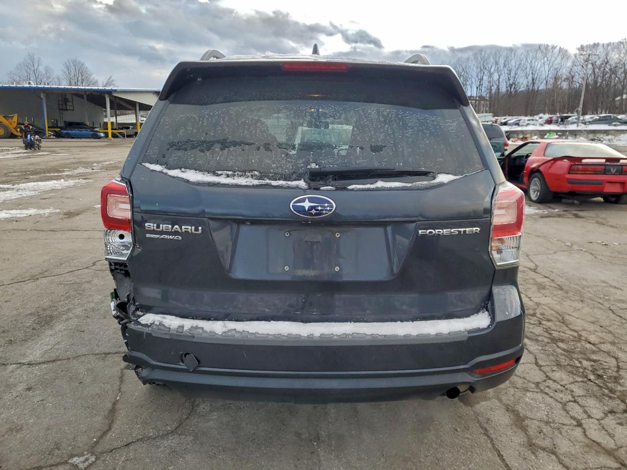 2018 SUBARU FORESTER photo 11