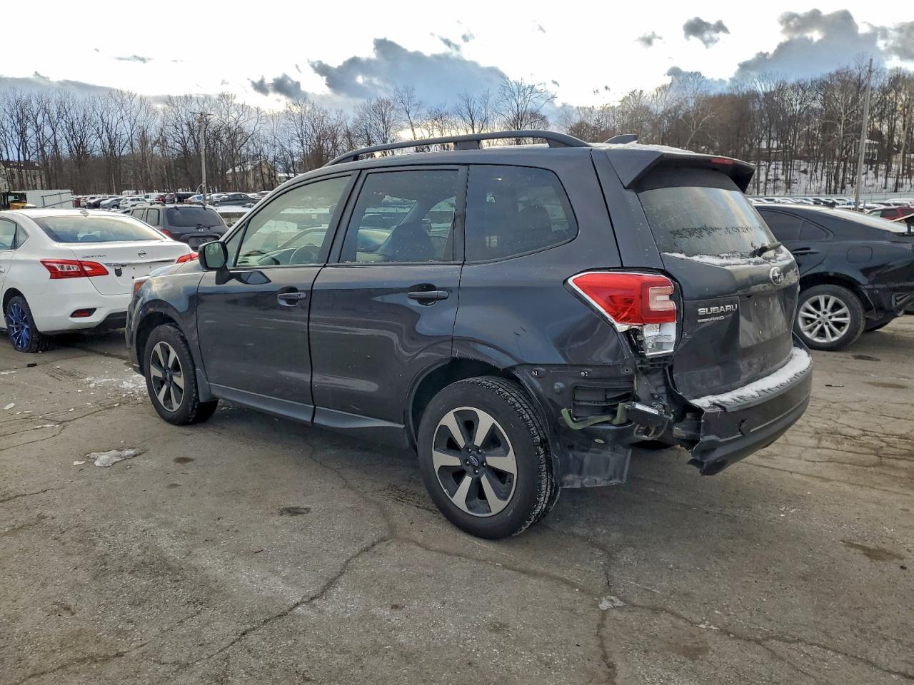 2018 SUBARU FORESTER photo 3