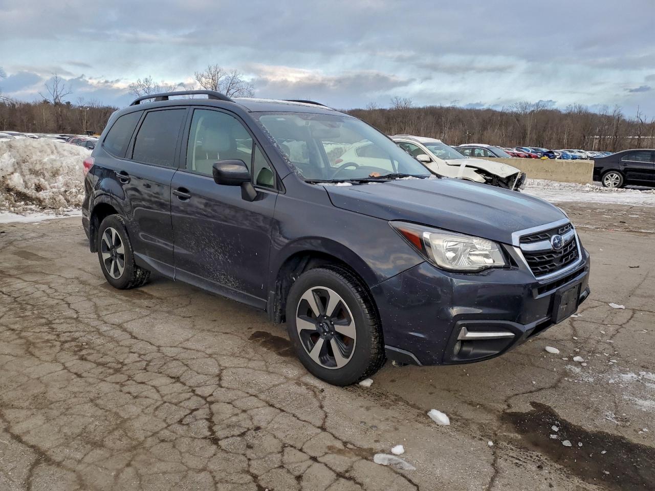2018 SUBARU FORESTER photo 7