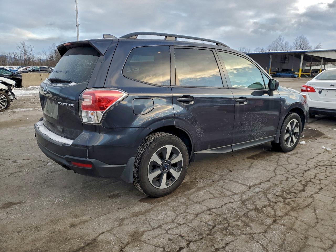2018 SUBARU FORESTER photo 5