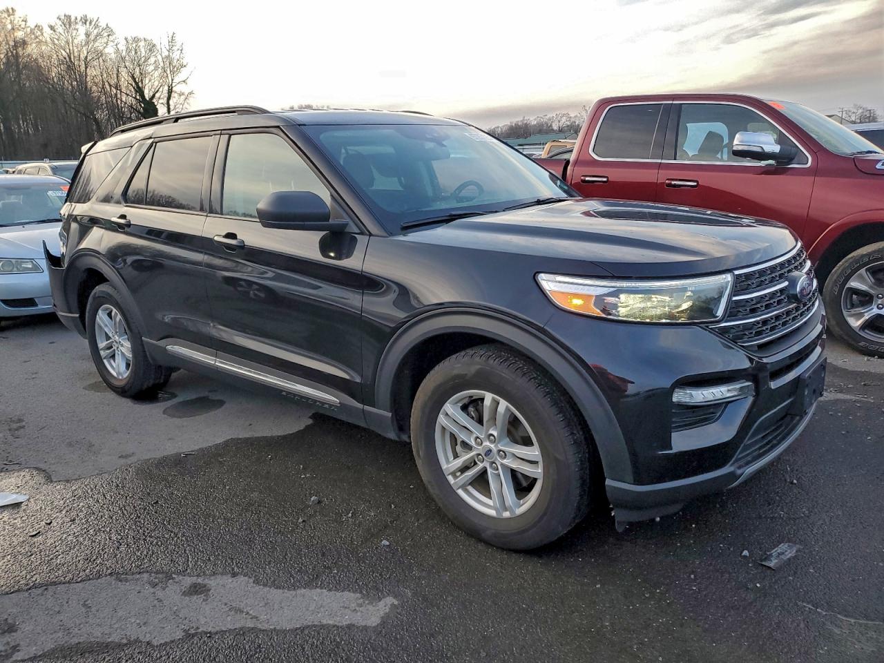 2024 FORD EXPLORER XLT photo 7