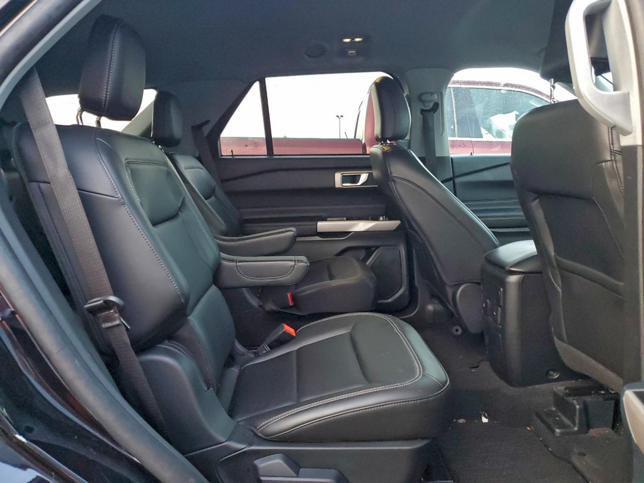 2024 FORD EXPLORER XLT photo 21