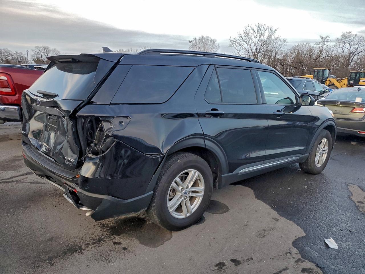 2024 FORD EXPLORER XLT photo 5