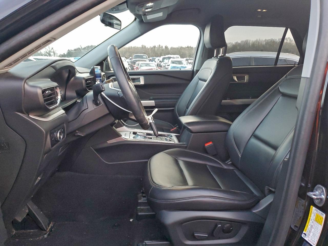 2024 FORD EXPLORER XLT photo 13