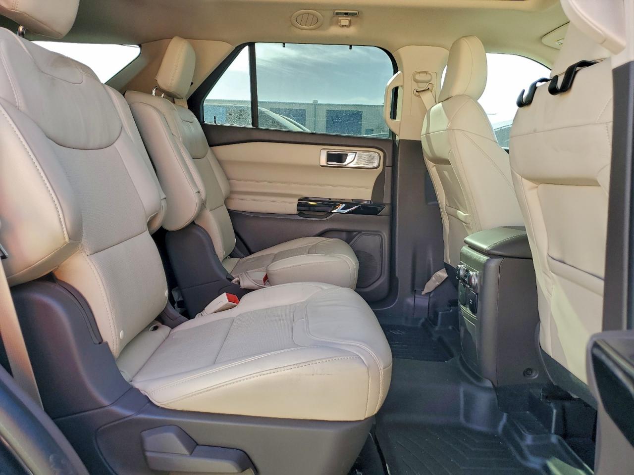 2023 FORD EXPLORER PLATINUM photo 31