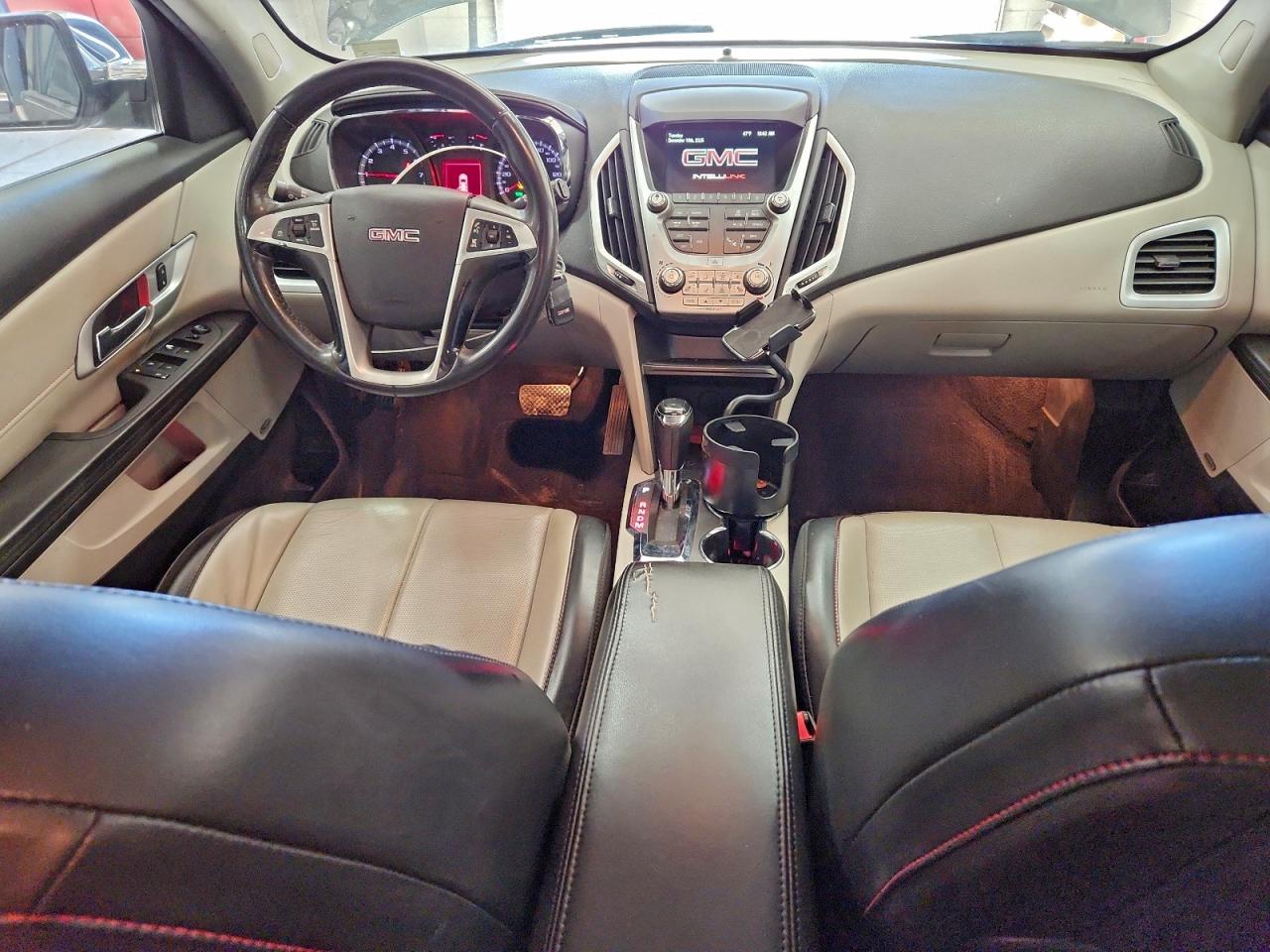 2017 GMC TERRAIN SLT photo 8