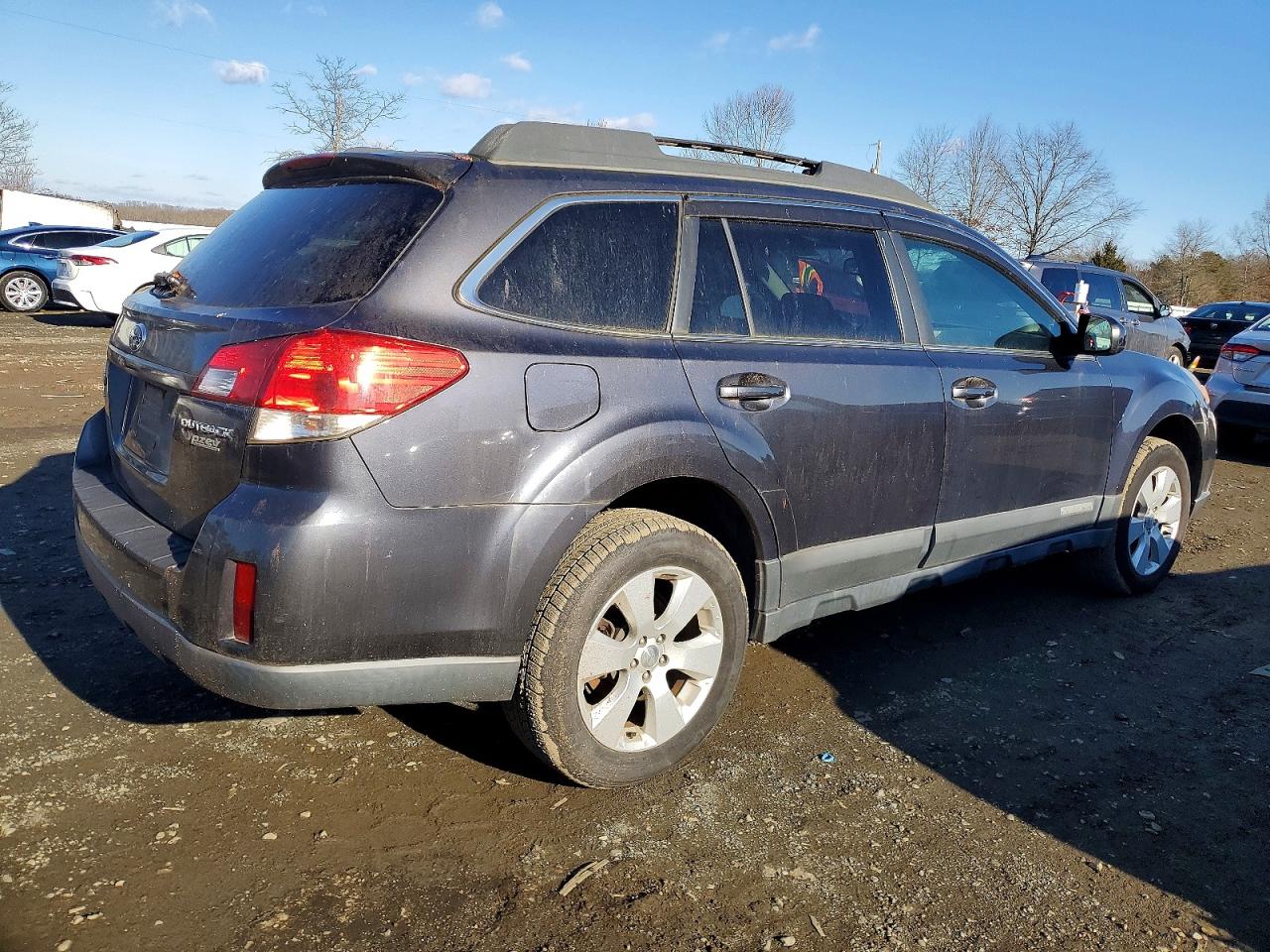 2010 SUBARU OUTBACK photo 3