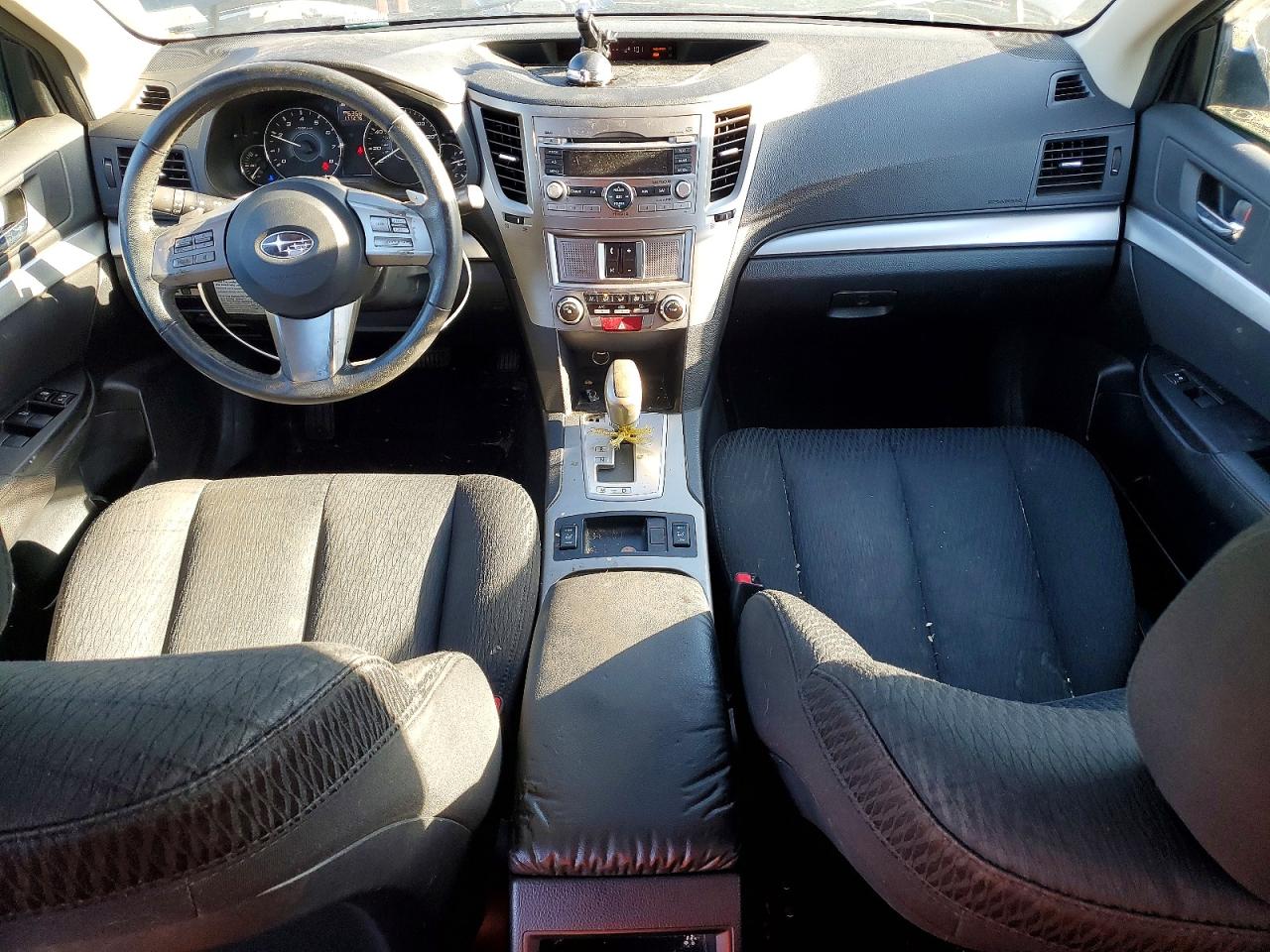 2010 SUBARU OUTBACK photo 8