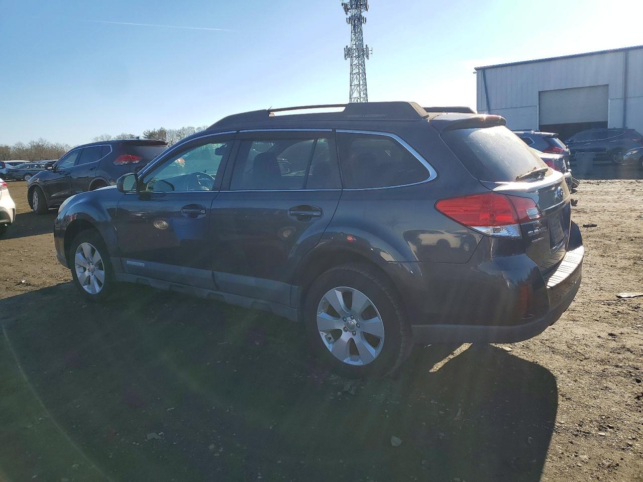 2010 SUBARU OUTBACK photo 2