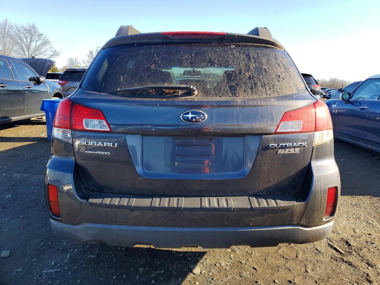2010 SUBARU OUTBACK photo 6