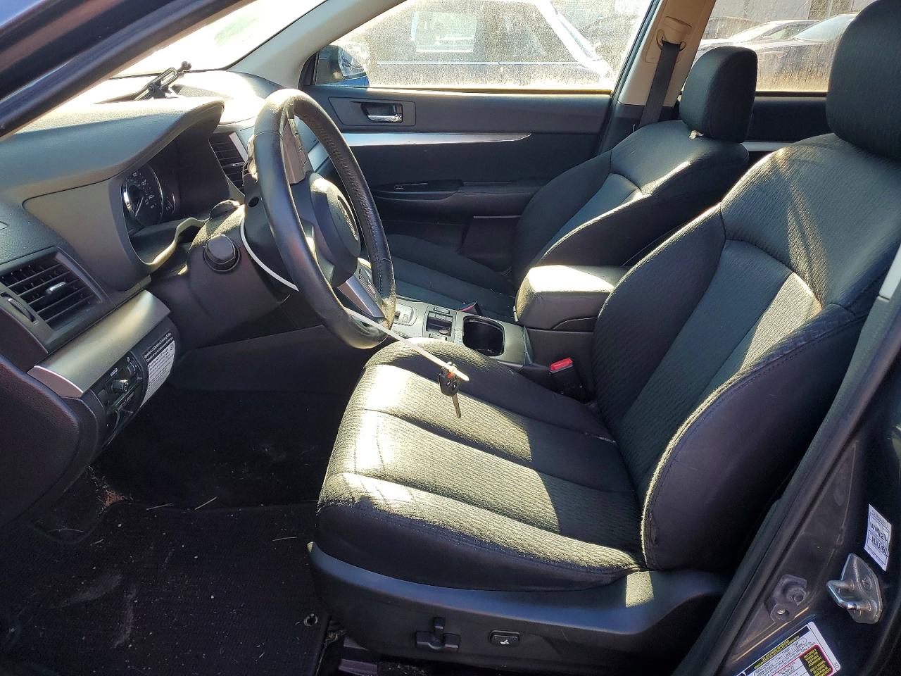 2010 SUBARU OUTBACK photo 7