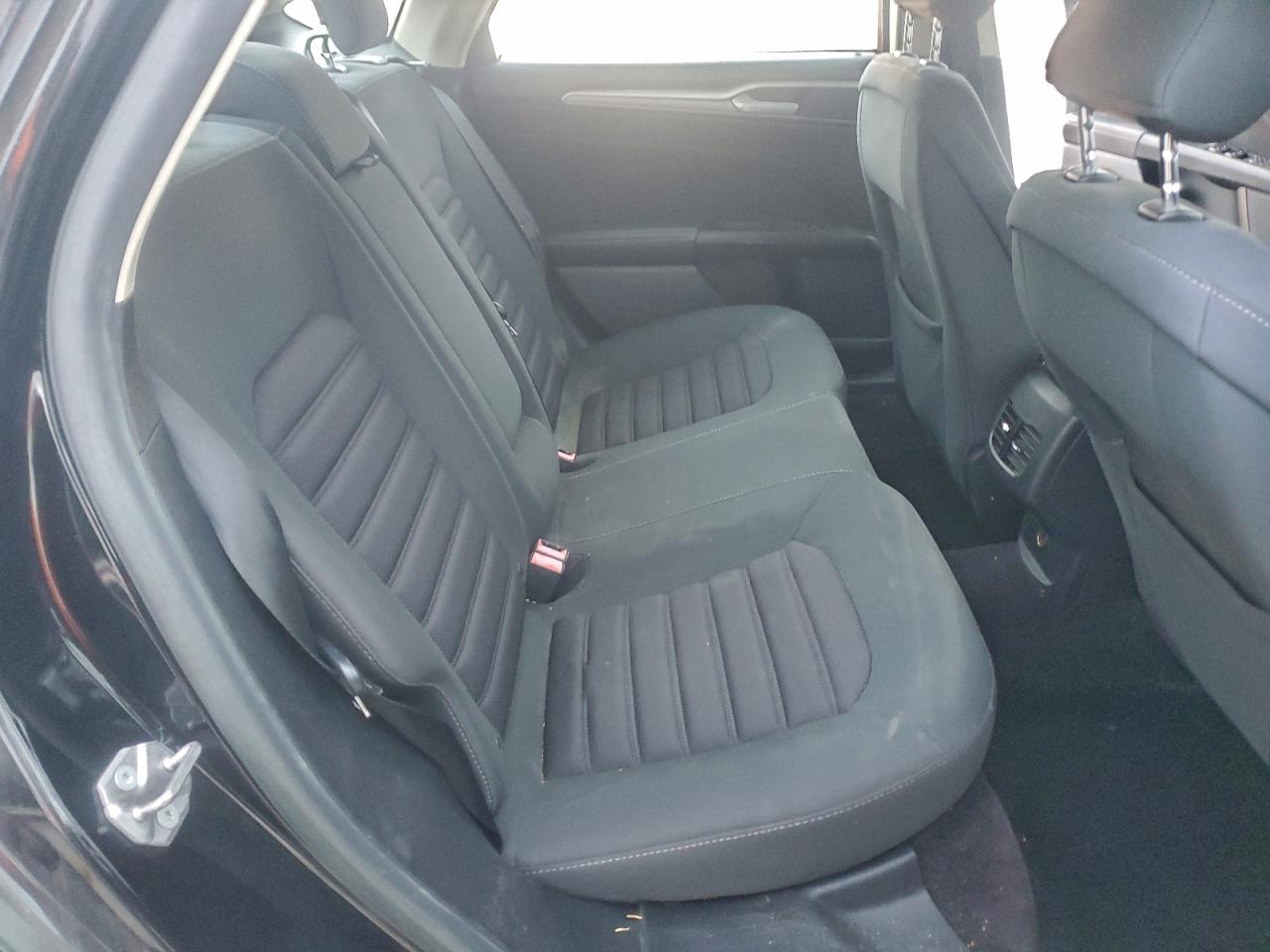 2017 FORD FUSION SE photo 10