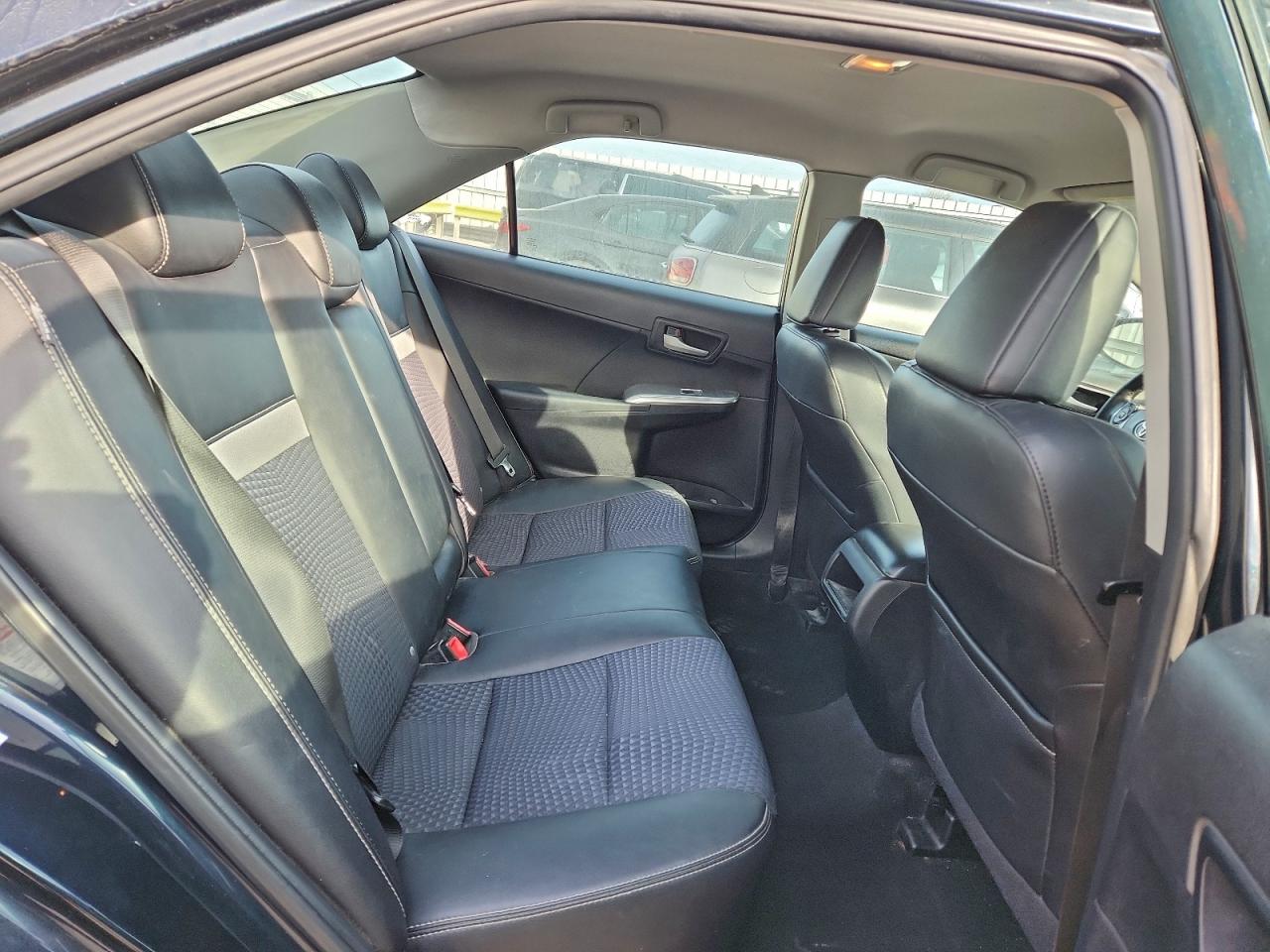 2013 TOYOTA CAMRY L photo 10