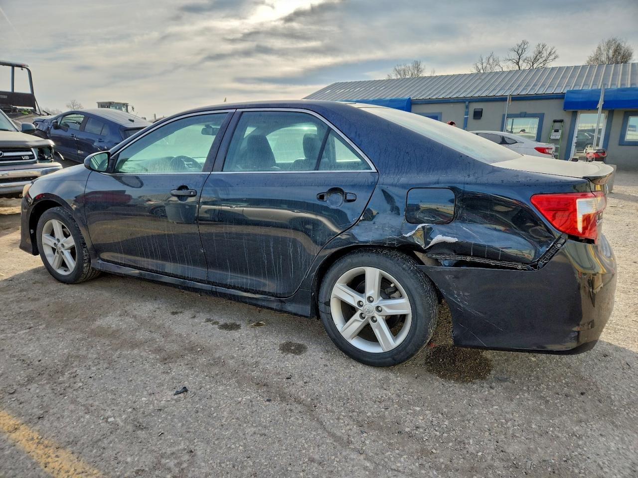 2013 TOYOTA CAMRY L photo 2