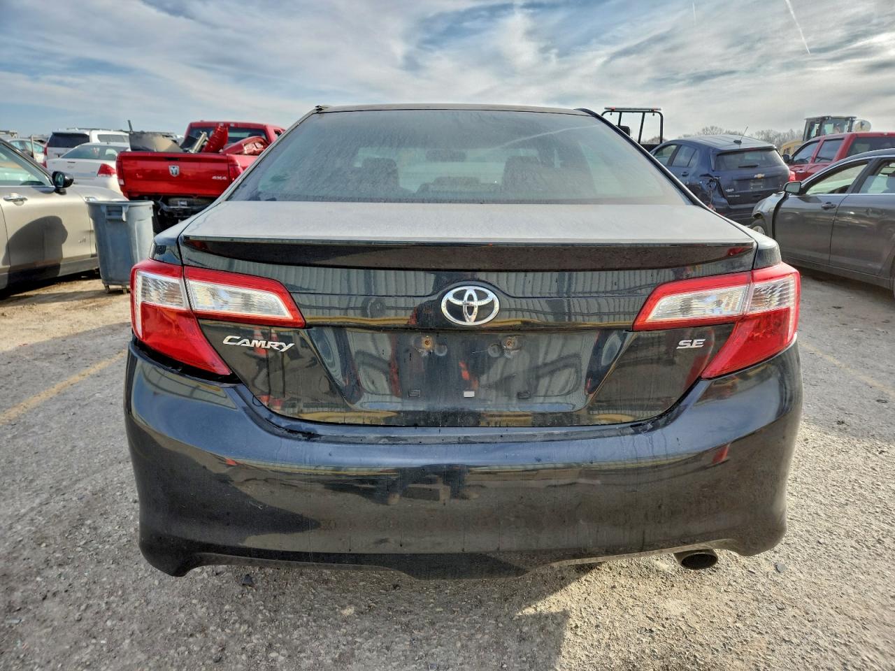 2013 TOYOTA CAMRY L photo 6