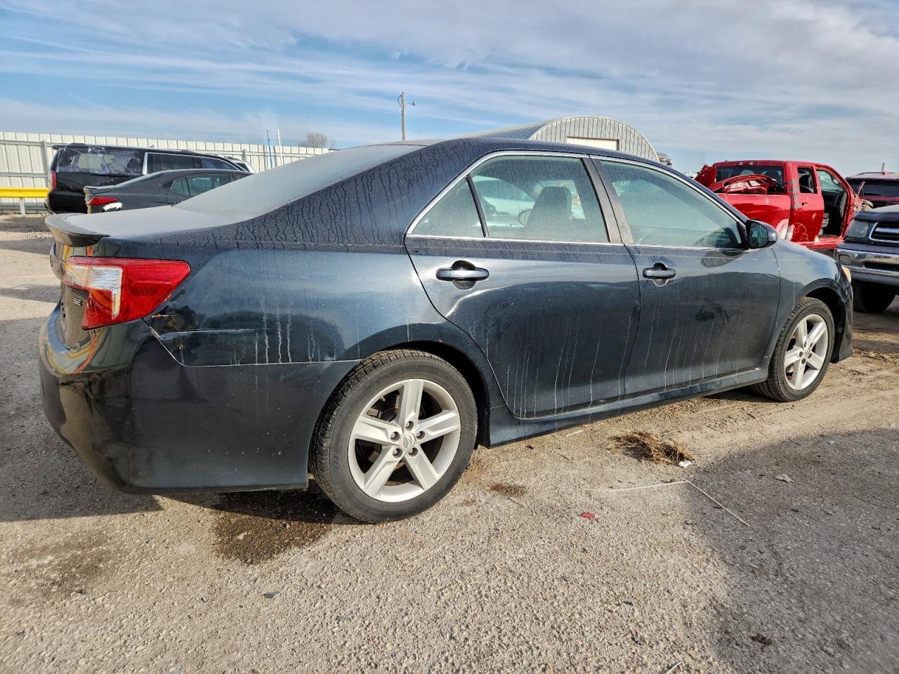 2013 TOYOTA CAMRY L photo 3