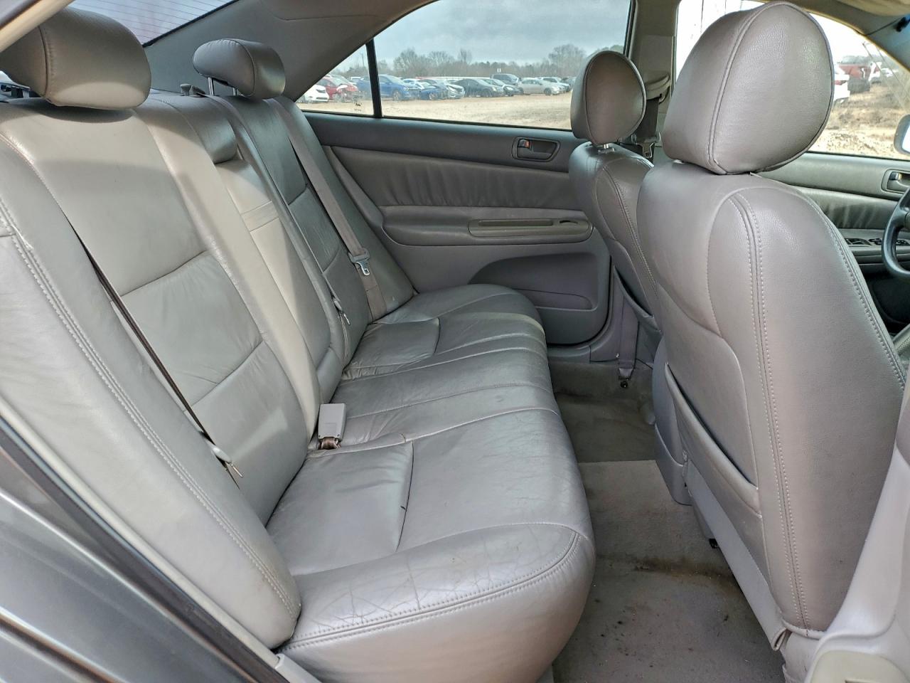 2002 TOYOTA CAMRY LE photo 10