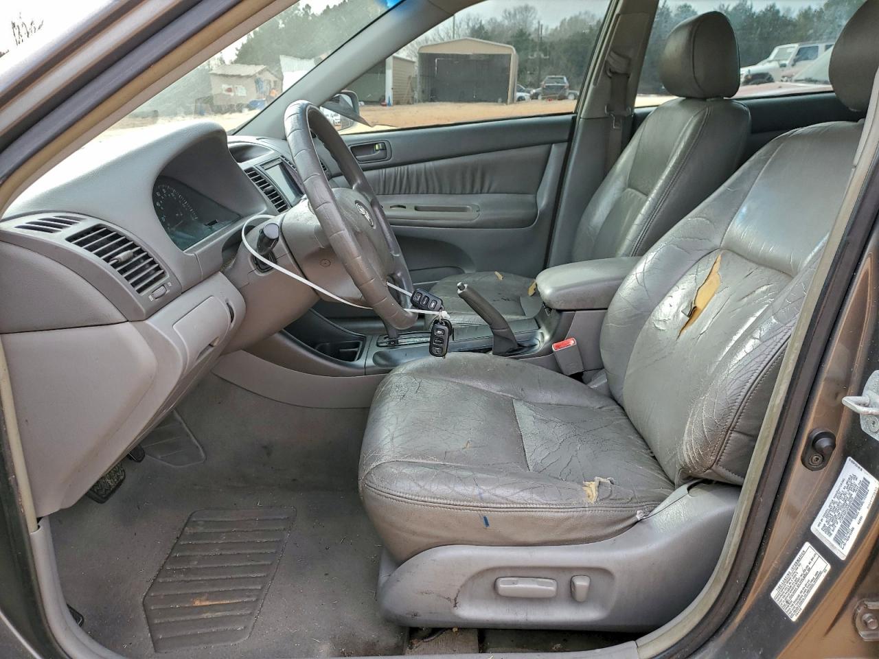 2002 TOYOTA CAMRY LE photo 7