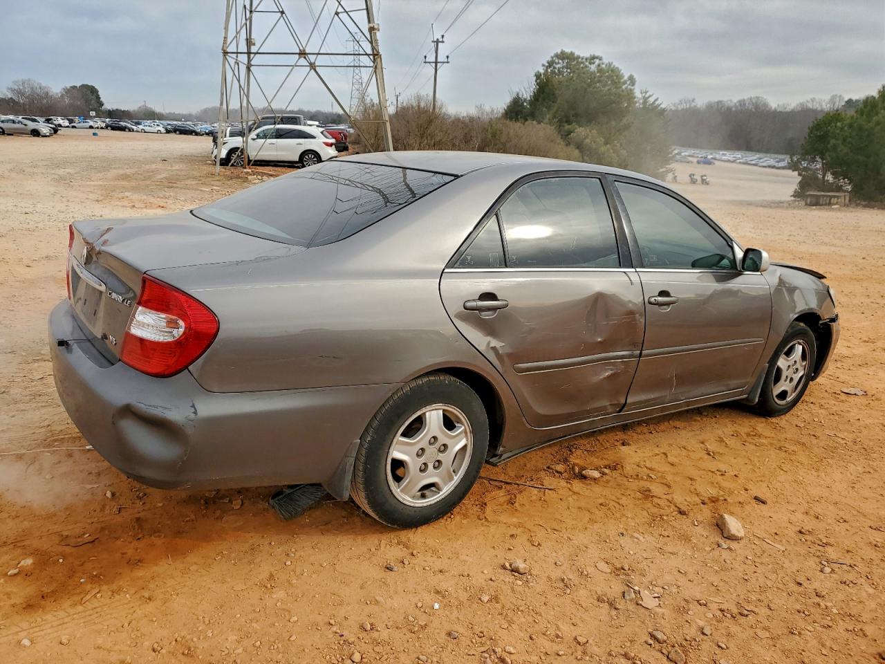 2002 TOYOTA CAMRY LE photo 3