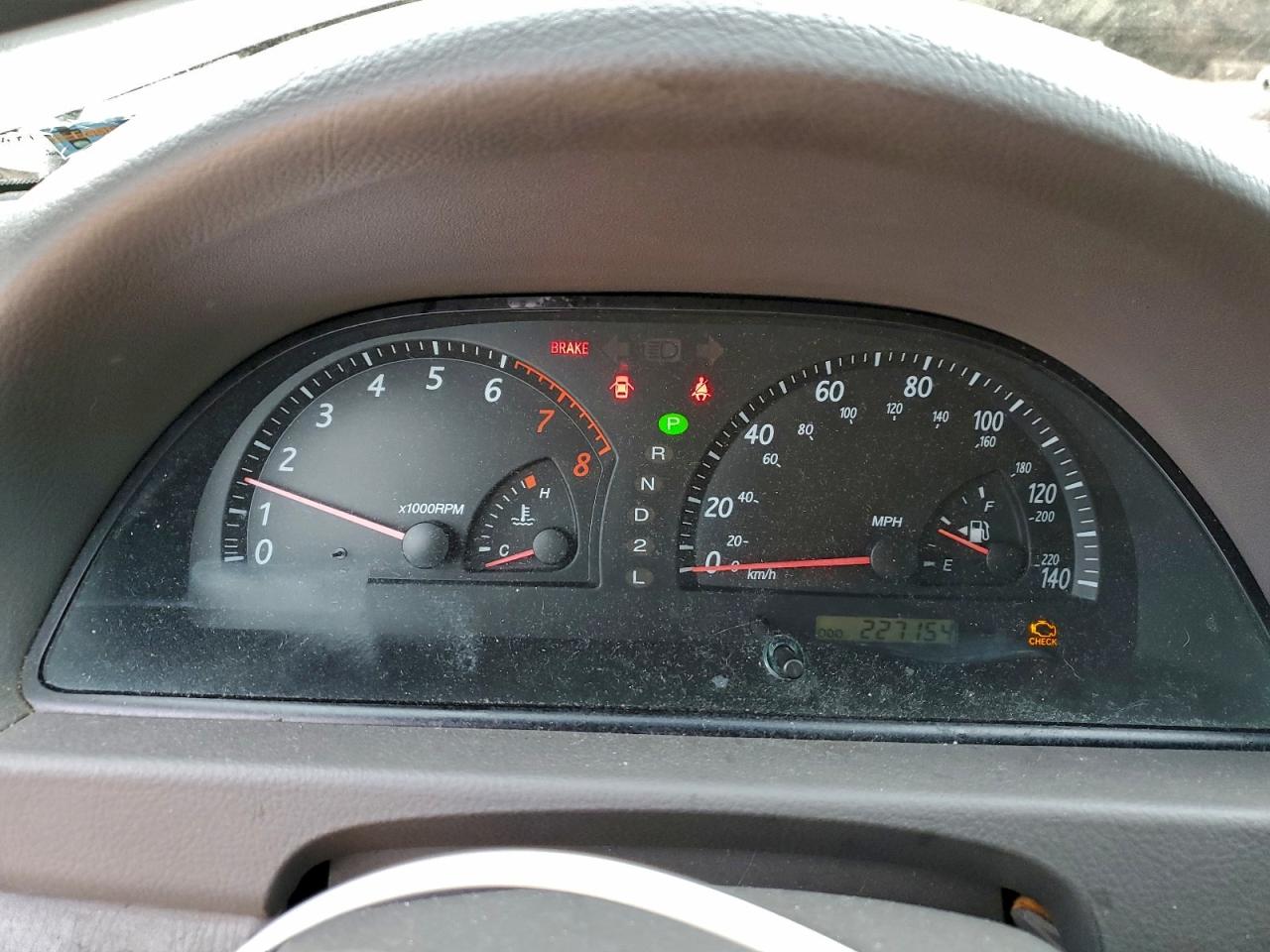 2002 TOYOTA CAMRY LE photo 9