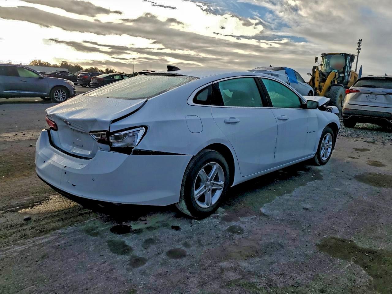 2024 CHEVROLET MALIBU LS photo 3