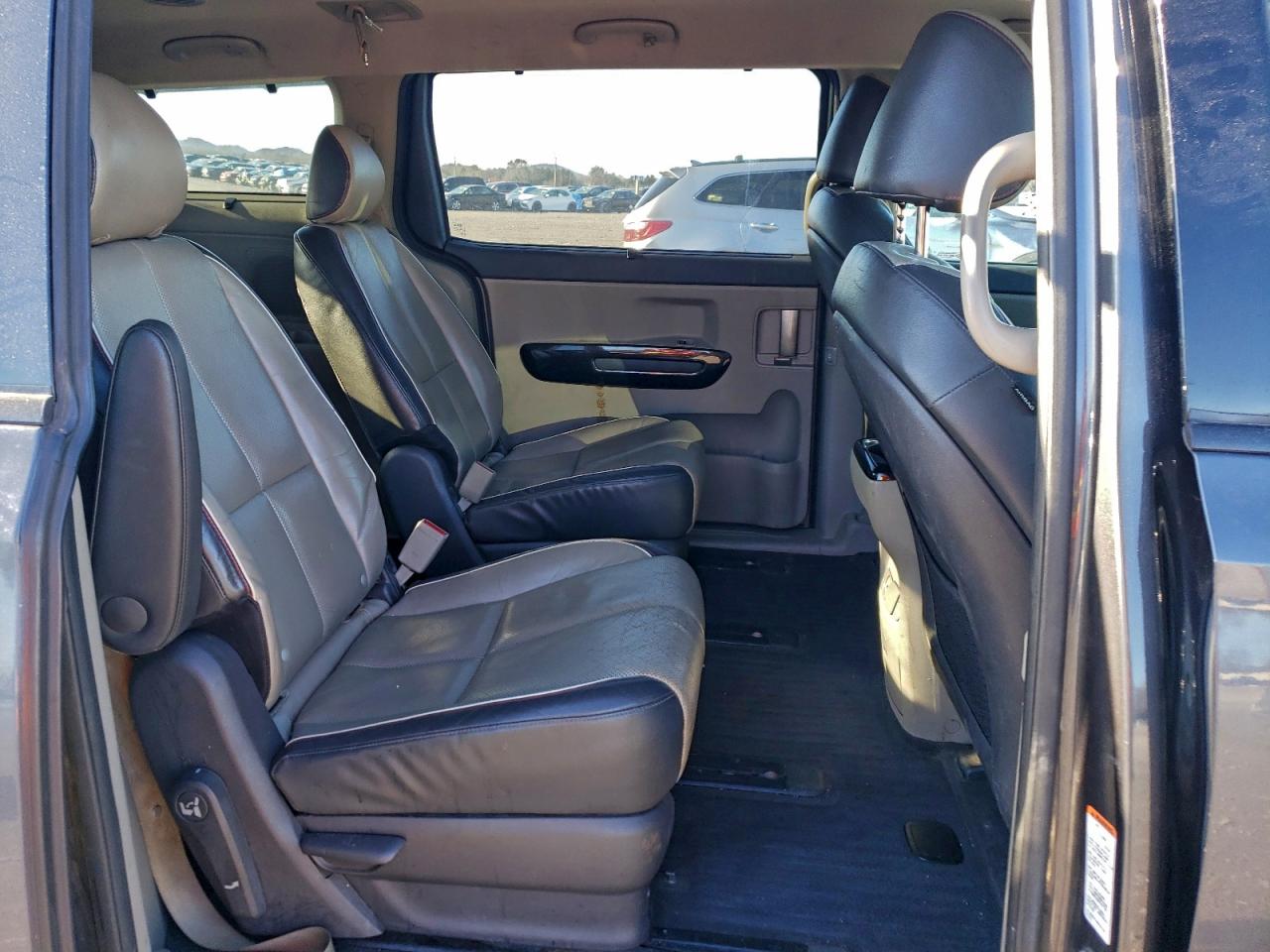 2017 KIA SEDONA EX photo 11