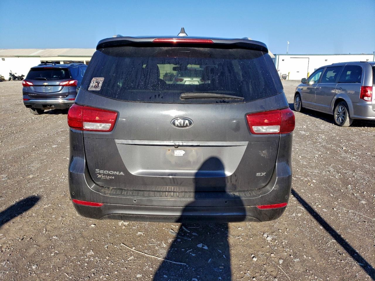 2017 KIA SEDONA EX photo 6