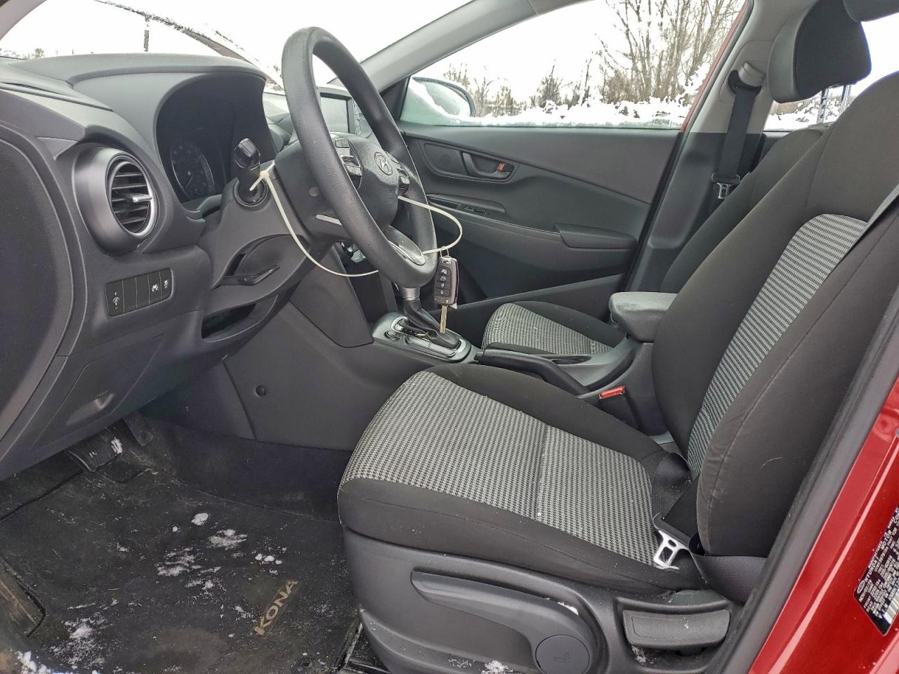 2020 HYUNDAI KONA SE photo 19