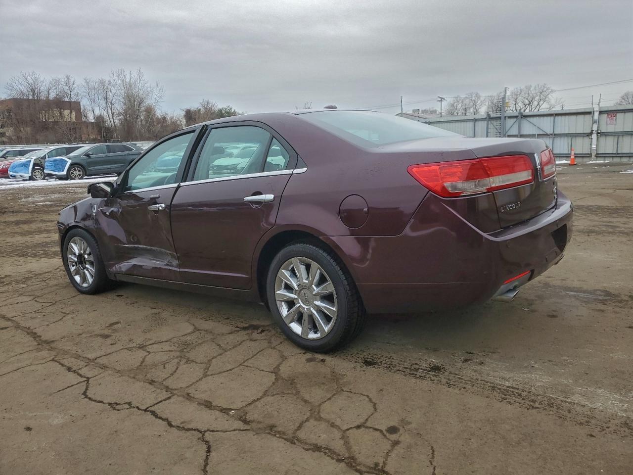 2011 LINCOLN MKZ photo 3