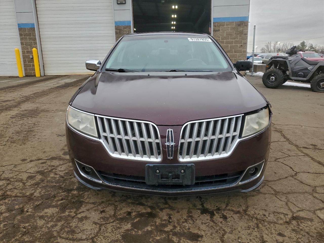 2011 LINCOLN MKZ photo 9