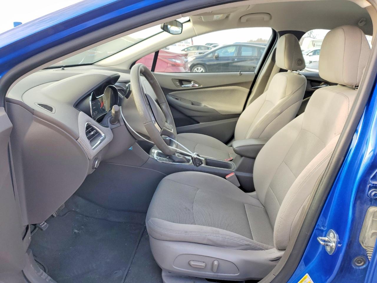 2017 CHEVROLET CRUZE LT photo 13