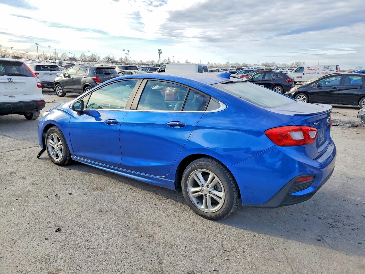 2017 CHEVROLET CRUZE LT photo 3