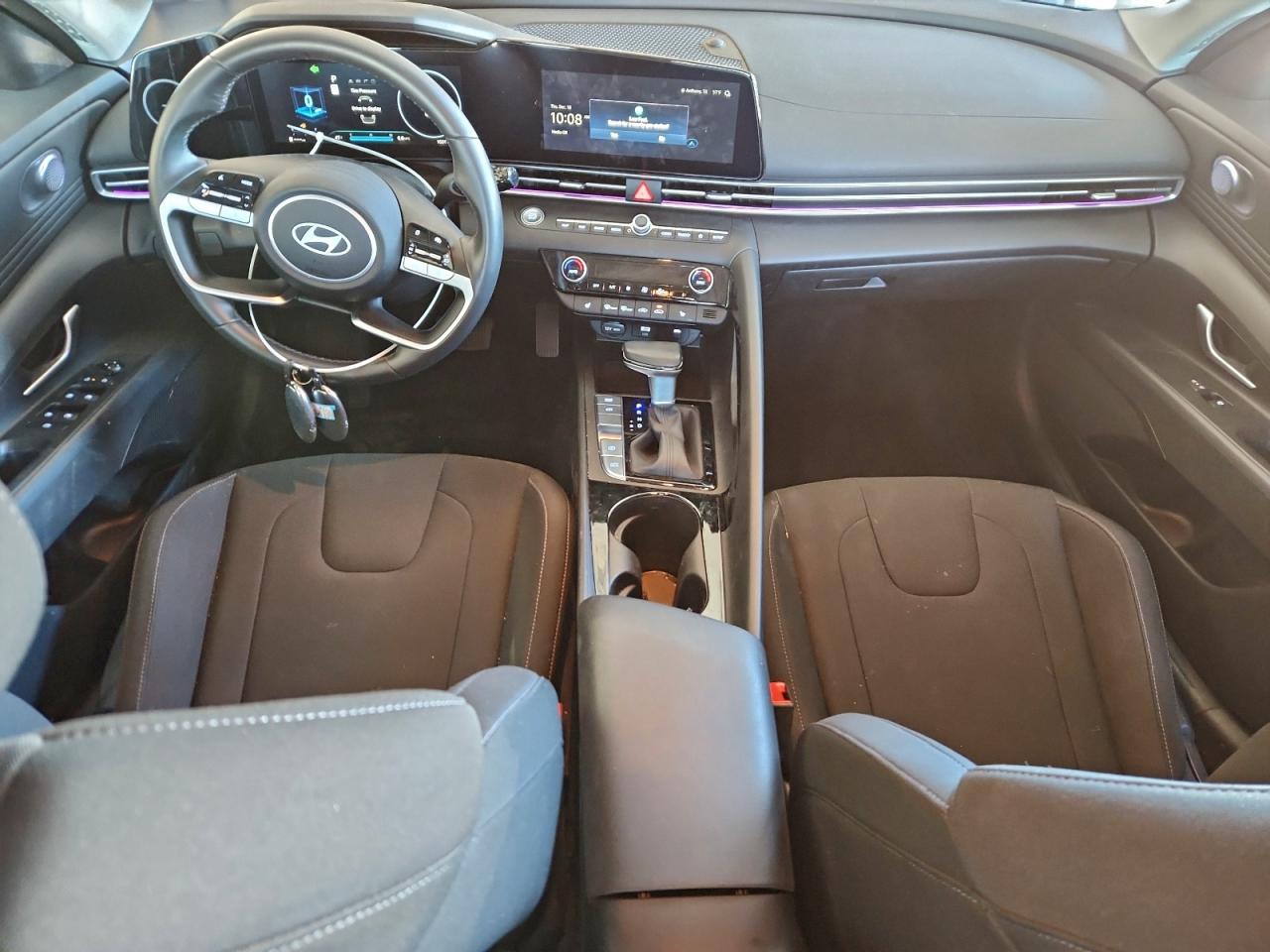 2025 HYUNDAI ELANTRA SEL photo 15