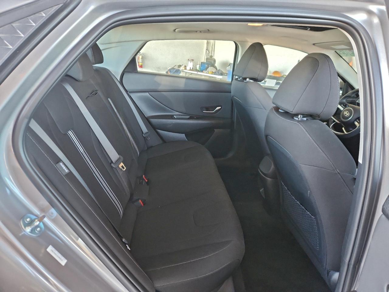 2025 HYUNDAI ELANTRA SEL photo 19
