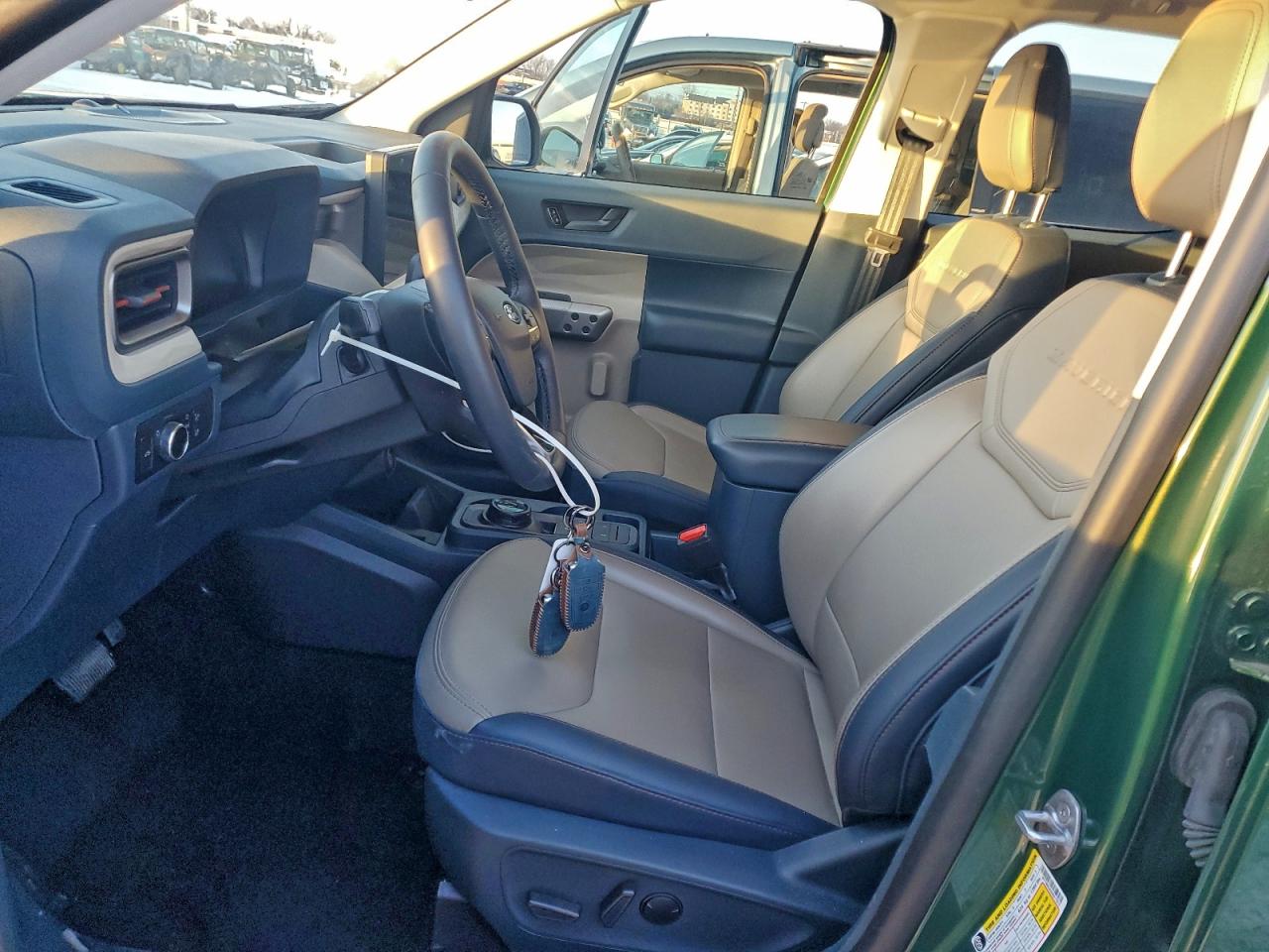 2025 FORD MAVERICK LARIAT photo 13