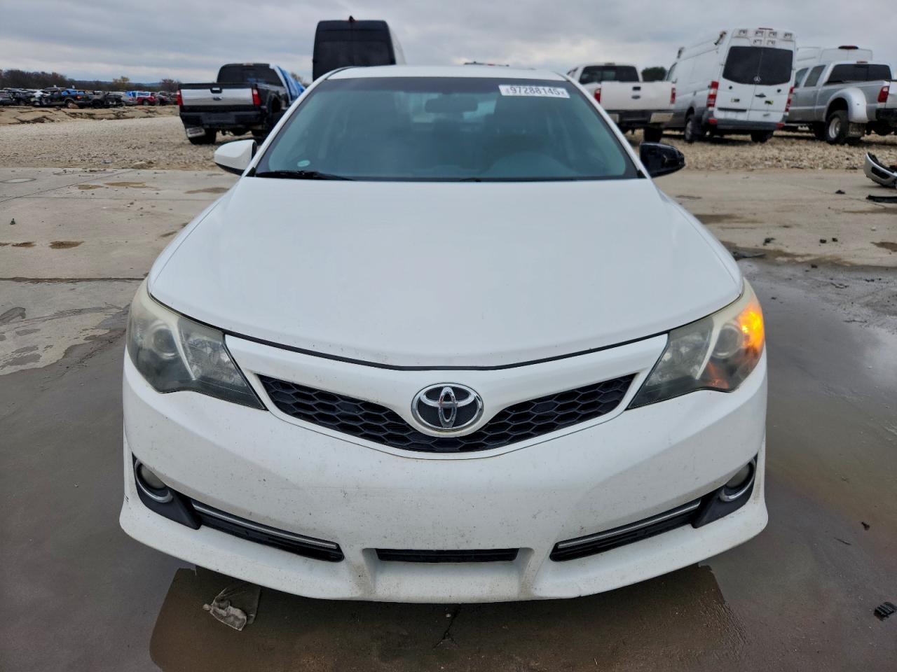 2014 TOYOTA CAMRY SE photo 5