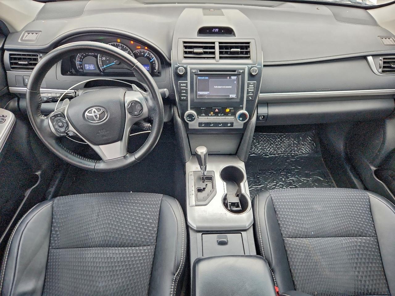 2014 TOYOTA CAMRY SE photo 8