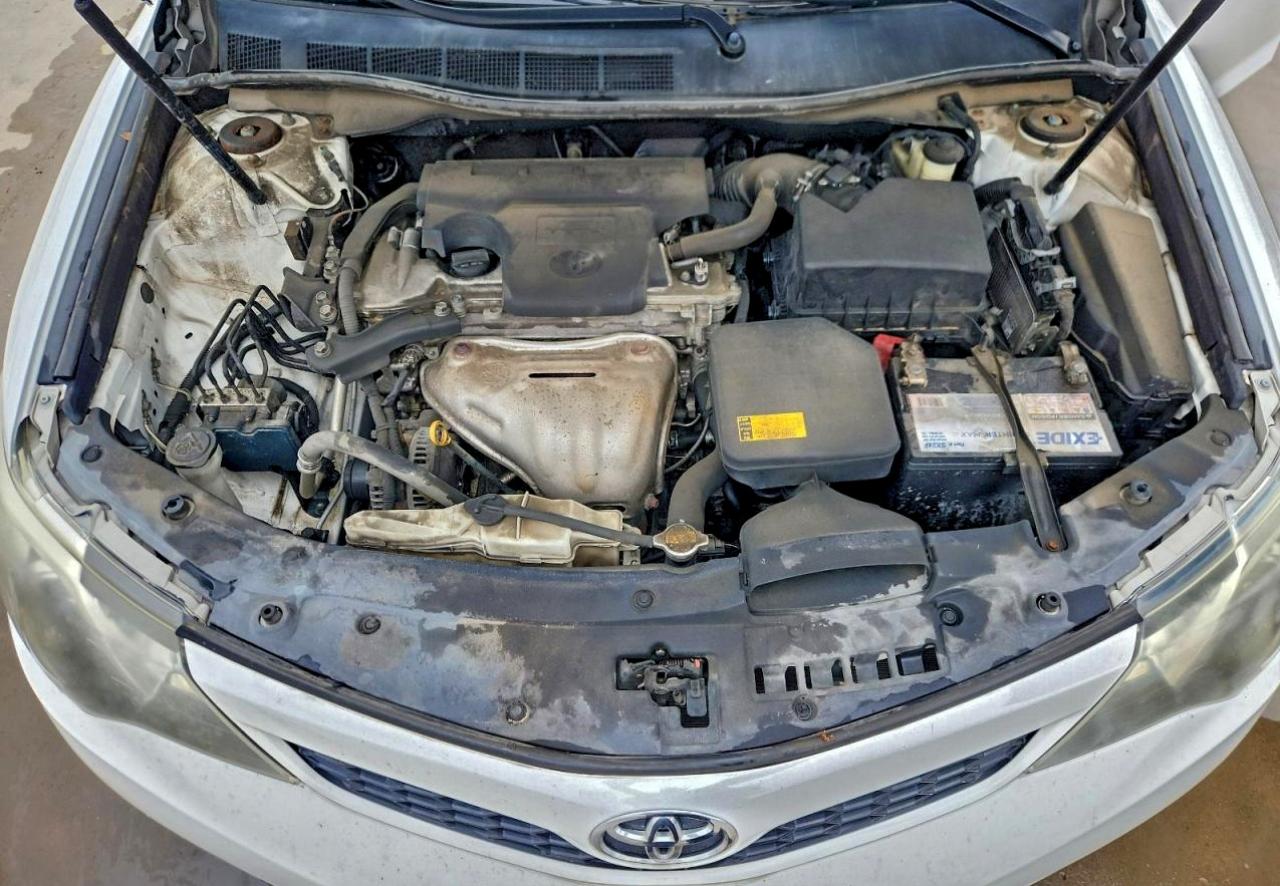 2014 TOYOTA CAMRY SE photo 11