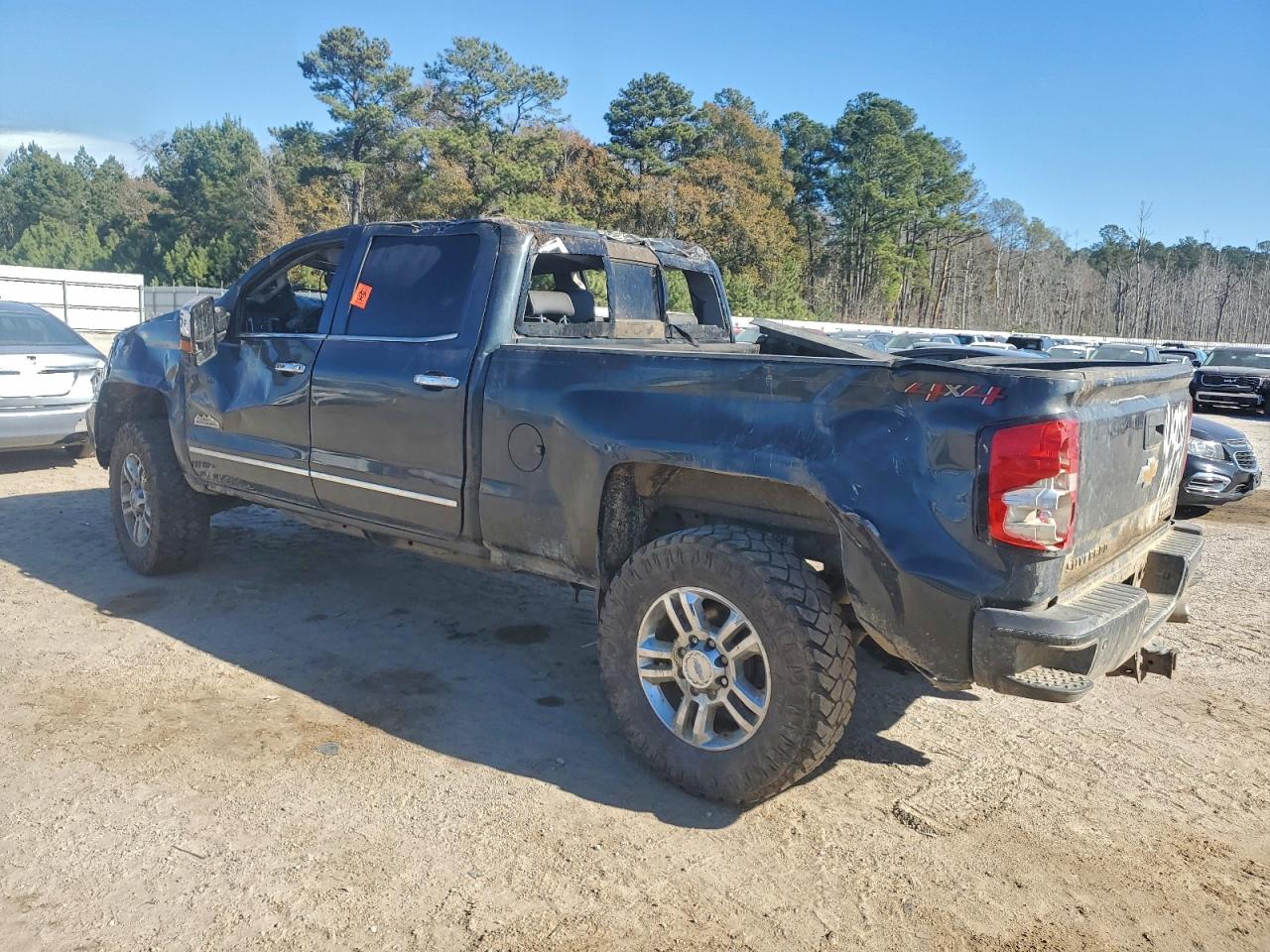 2019 CHEVROLET SILVERADO K2500 HIGH COUNTRY photo 3