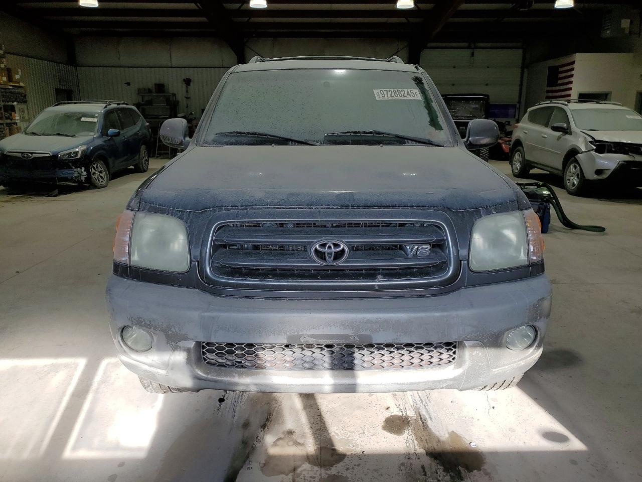 2004 TOYOTA SEQUOIA SR5 photo 9