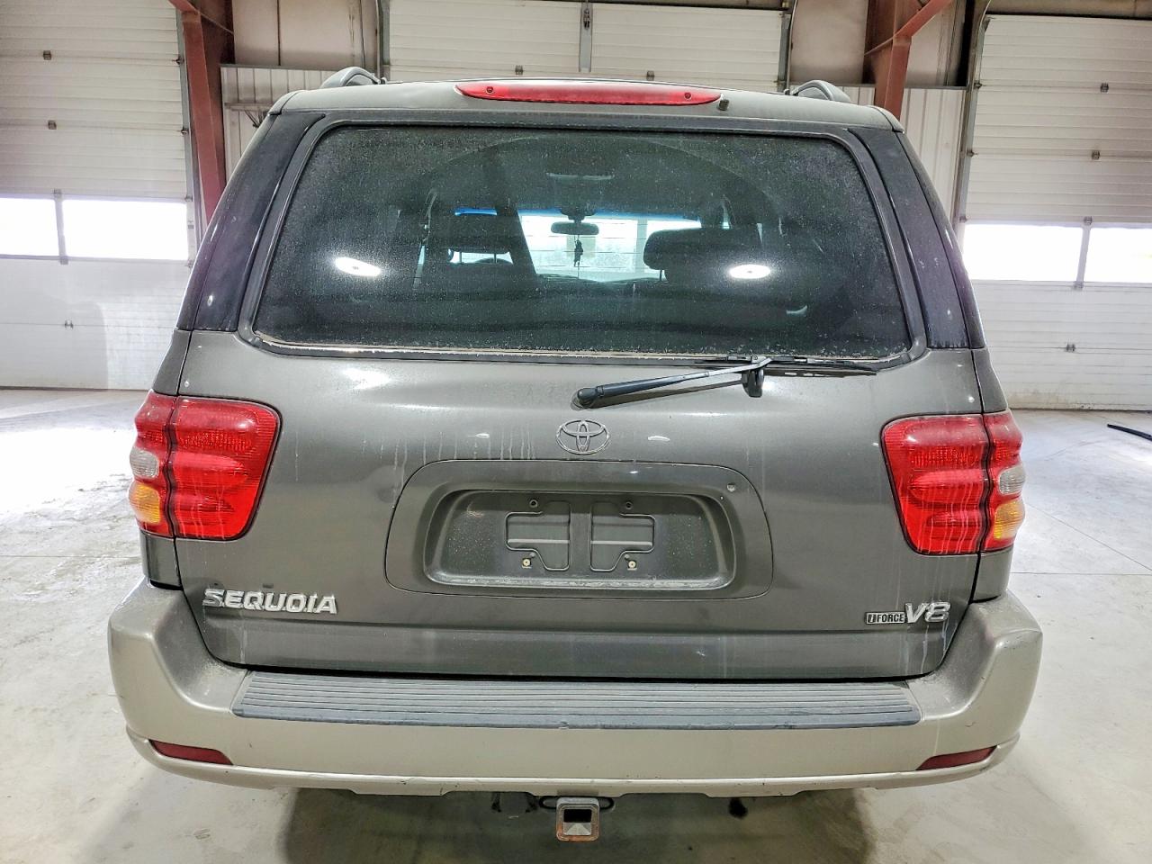 2004 TOYOTA SEQUOIA SR5 photo 11