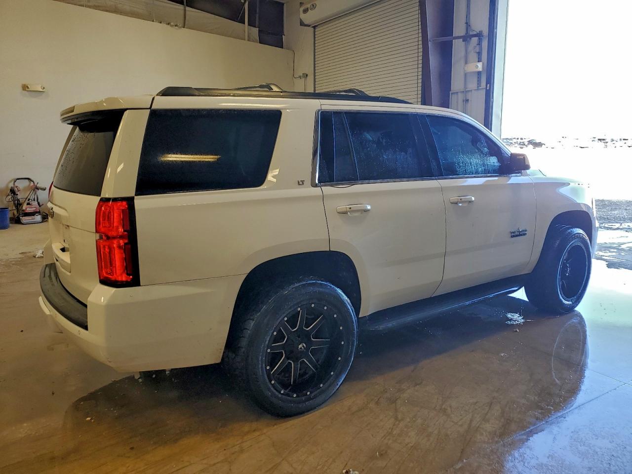 2017 CHEVROLET TAHOE C1500 LT photo 5