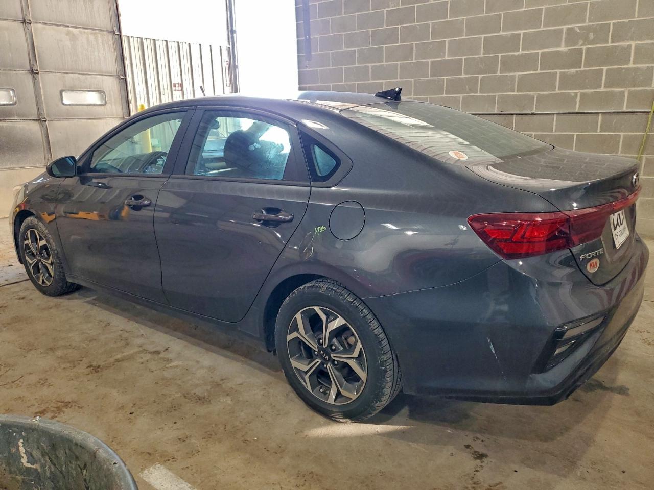 2021 KIA FORTE FE photo 2