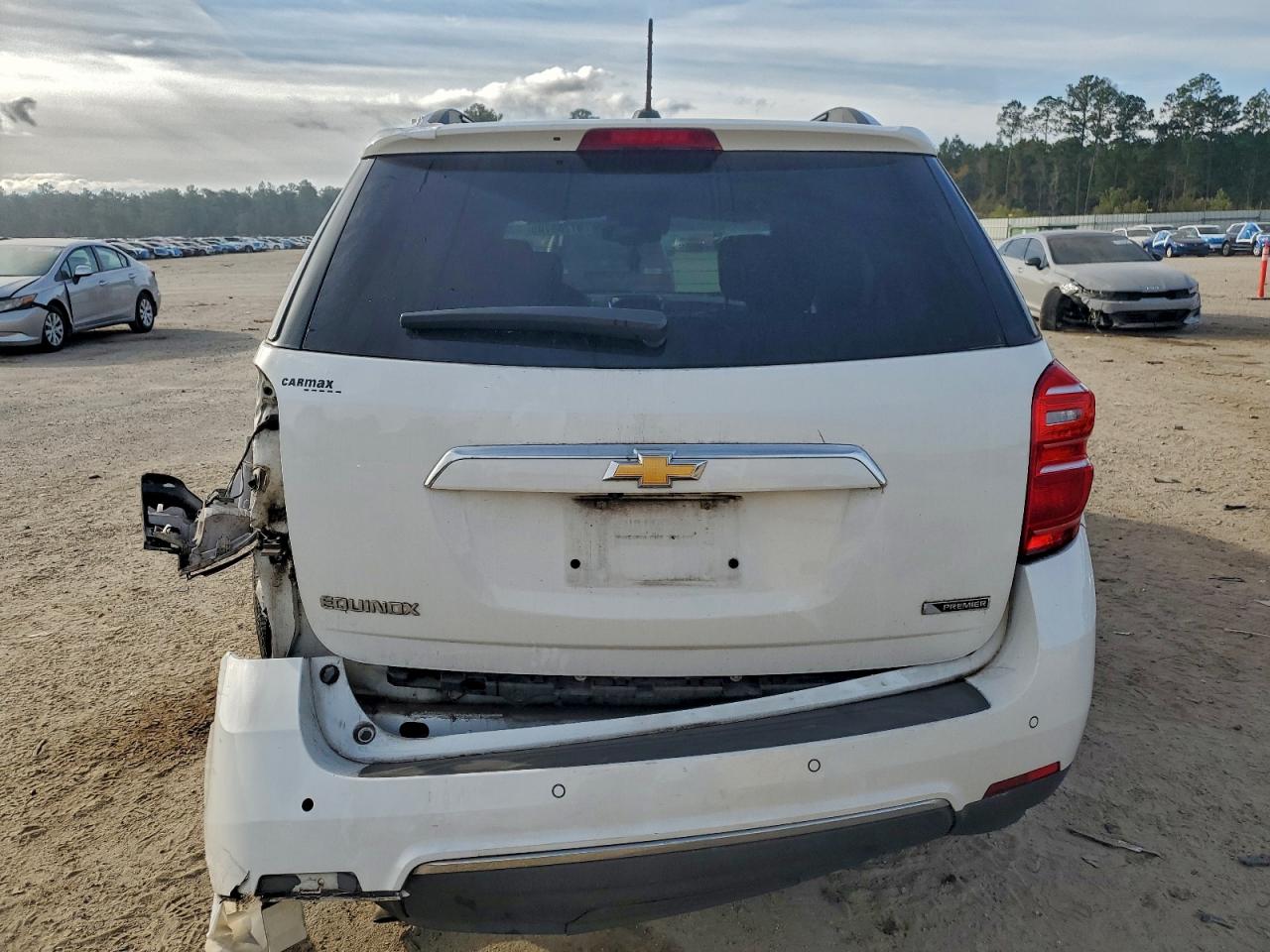 2017 CHEVROLET EQUINOX PREMIER photo 6