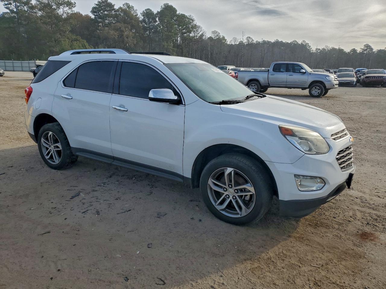 2017 CHEVROLET EQUINOX PREMIER photo 4