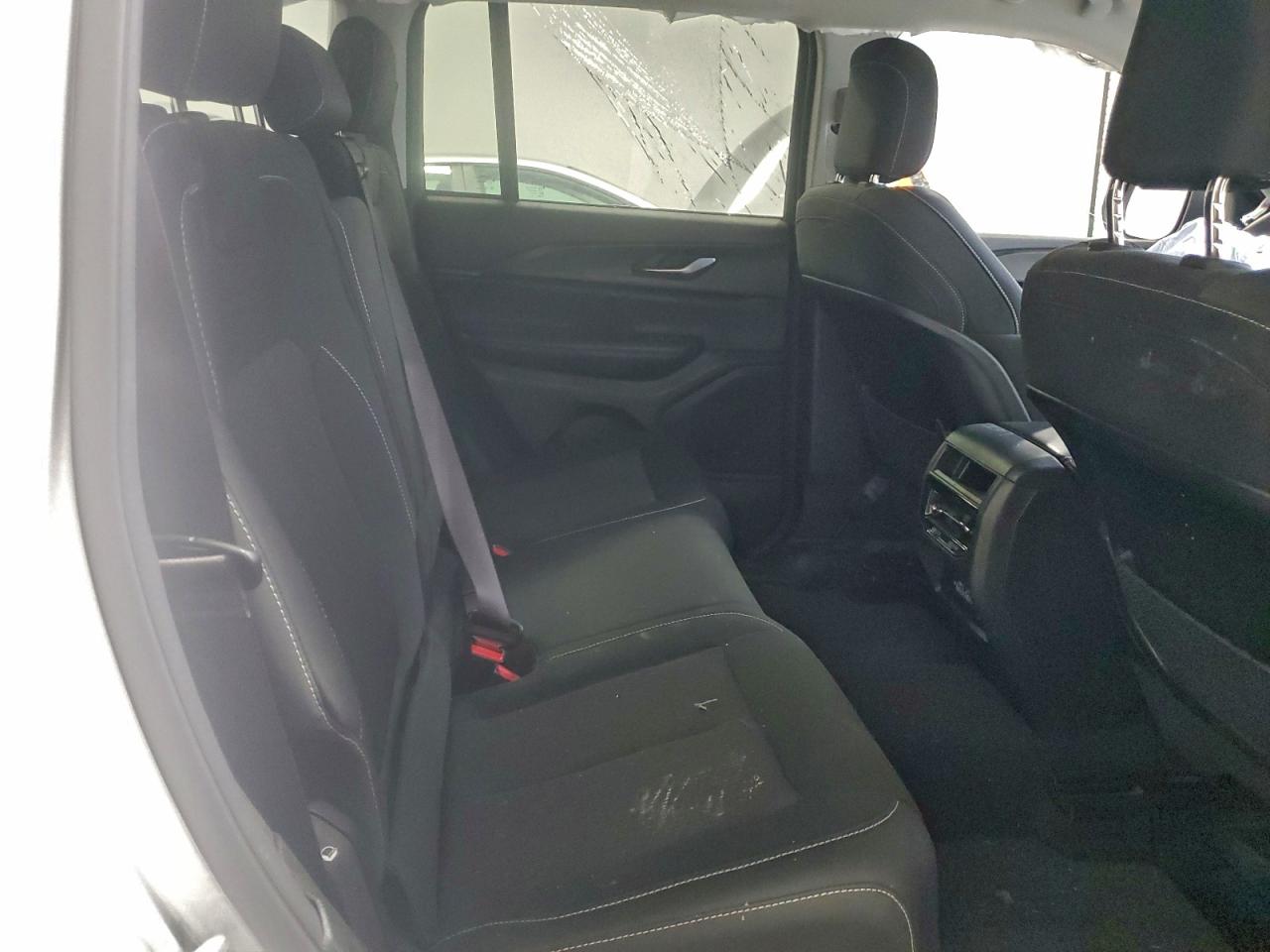 2023 JEEP GRAND CHEROKEE LAREDO photo 11