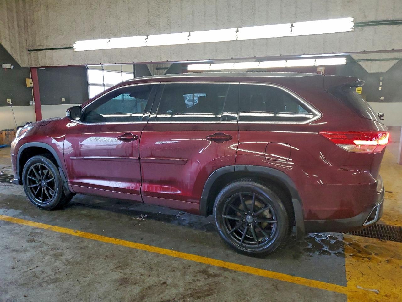 2019 TOYOTA HIGHLANDER LIMITED photo 2