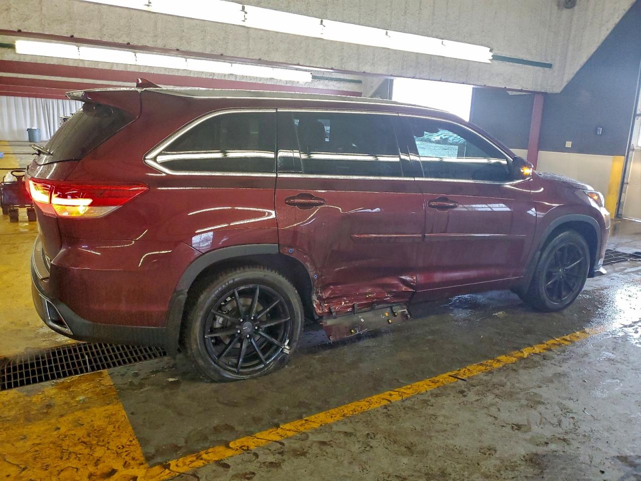 2019 TOYOTA HIGHLANDER LIMITED photo 3